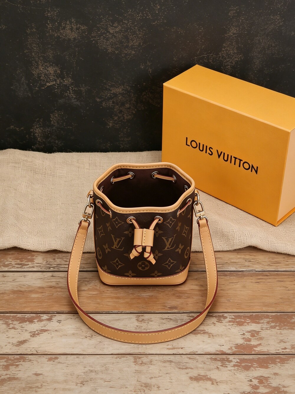 Louis Vuitton Nano Noé - Picture 7 of 8